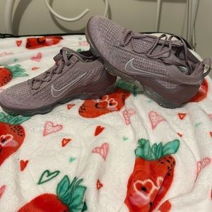 Vapor max’s for sale!
